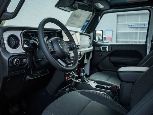New 2026 Jeep Gladiator Willys image 16