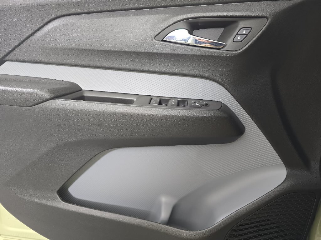 New 2027 Chevrolet Bolt LT w/ Comfort Package FWD image 23