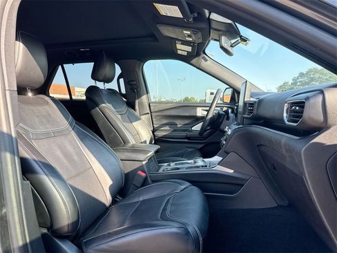 Used 2020 Ford Explorer ST w/ ST Street Pack image 32