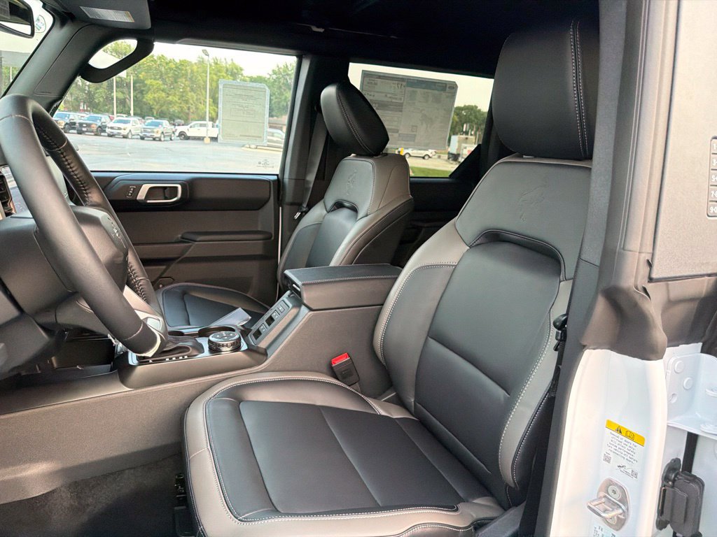 New 2026 Ford Bronco Outer Banks w/ Sasquatch Package AWD/4WD image 11