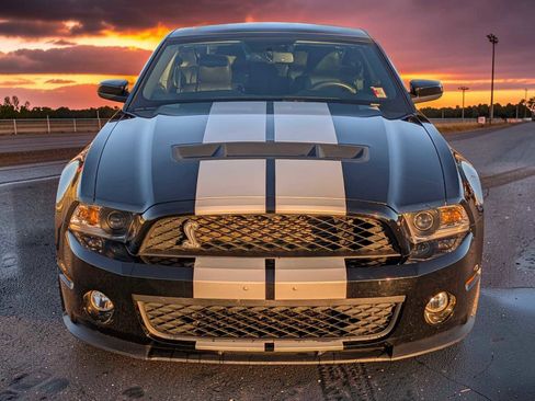 Used 2011 Ford Mustang Shelby GT500 RWD image 9