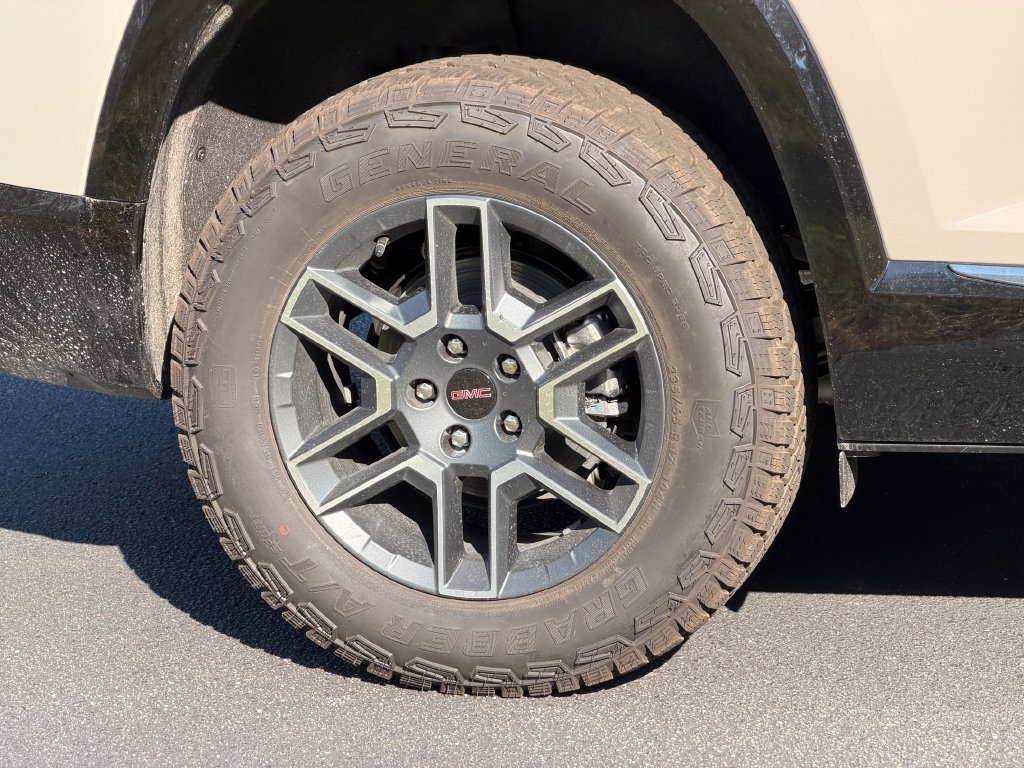 New 2027 GMC Terrain AT4 w/ Convenience Package III AWD/4WD image 9