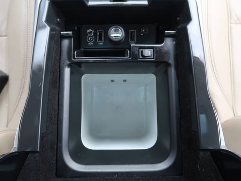 Used 2016 Land Rover Range Rover Sport HSE image 27