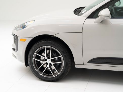 Certified 2026 Porsche Macan AWD/4WD image 11