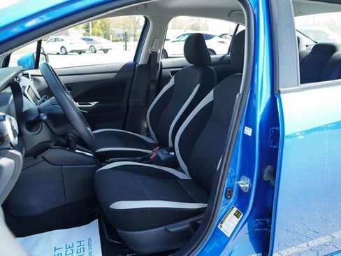 Used 2022 Nissan Versa SV image 7