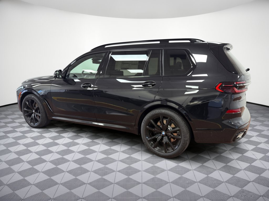 Used 2026 BMW X7 xDrive40i w/ M Sport Package AWD/4WD image 3