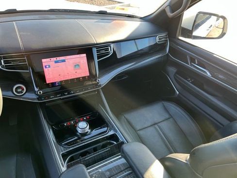 Used 2022 Jeep Wagoneer Series II w/ Premium Group I image 16