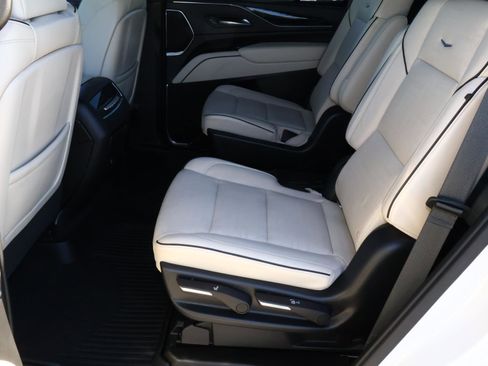 Used 2021 Cadillac Escalade Sport w/ Driver Assist Tech Package image 28