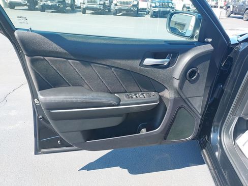 Used 2023 Dodge Charger SXT w/ Cold Weather Package RWD image 12