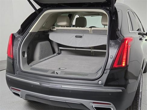 Used 2025 Cadillac XT5 Premium Luxury image 17