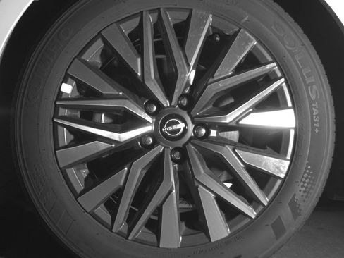 Used 2025 Nissan Altima 2.5 SV FWD image 12