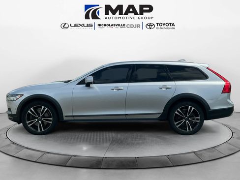 Used 2018 Volvo V90 T5 Cross Country w/ Convenience Package AWD/4WD image 2