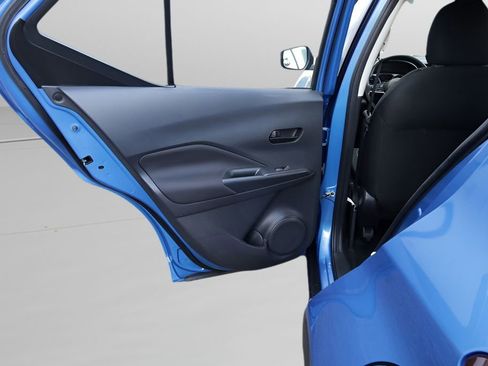 Used 2021 Nissan Kicks S FWD image 16