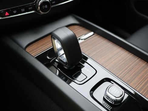 Used 2024 Volvo XC60 B5 Plus w/ Protection Package Premier image 25