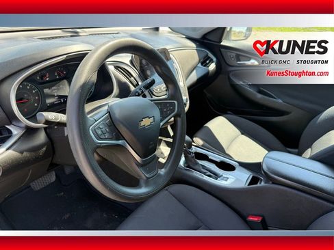 Used 2022 Chevrolet Malibu LT FWD image 21