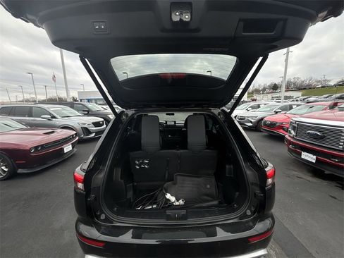 Used 2023 Mitsubishi Outlander SE image 31