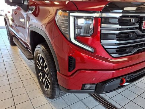 Used 2025 GMC Sierra 1500 AT4 w/ AT4 Premium Package AWD/4WD image 28