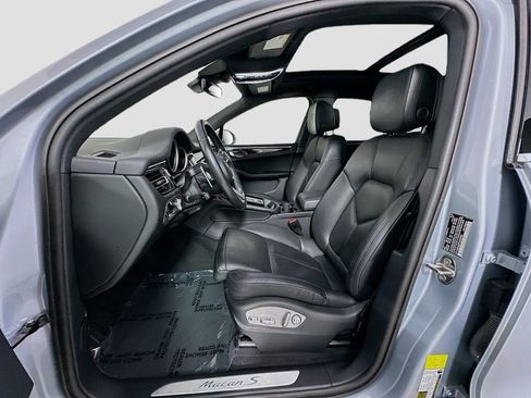 Certified 2023 Porsche Macan S AWD/4WD image 5