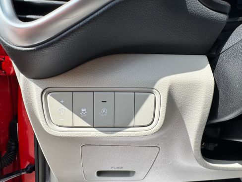 Used 2024 Kia Soul LX image 11