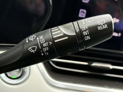 Certified 2025 Chevrolet Trax LT FWD image 22