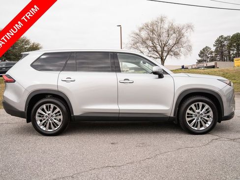 Certified 2024 Toyota Grand Highlander AWD image 9