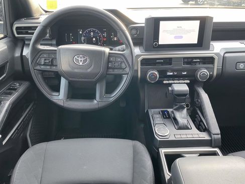 Used 2025 Toyota Tacoma 2WD Double Cab image 12