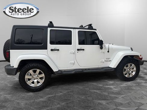 Used 2018 Jeep Wrangler Unlimited Sahara w/ Connectivity Group image 6