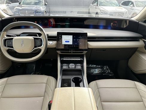 Certified 2024 Lincoln Nautilus Premier image 15