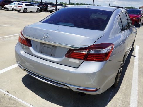 Used 2016 Honda Accord EX image 6