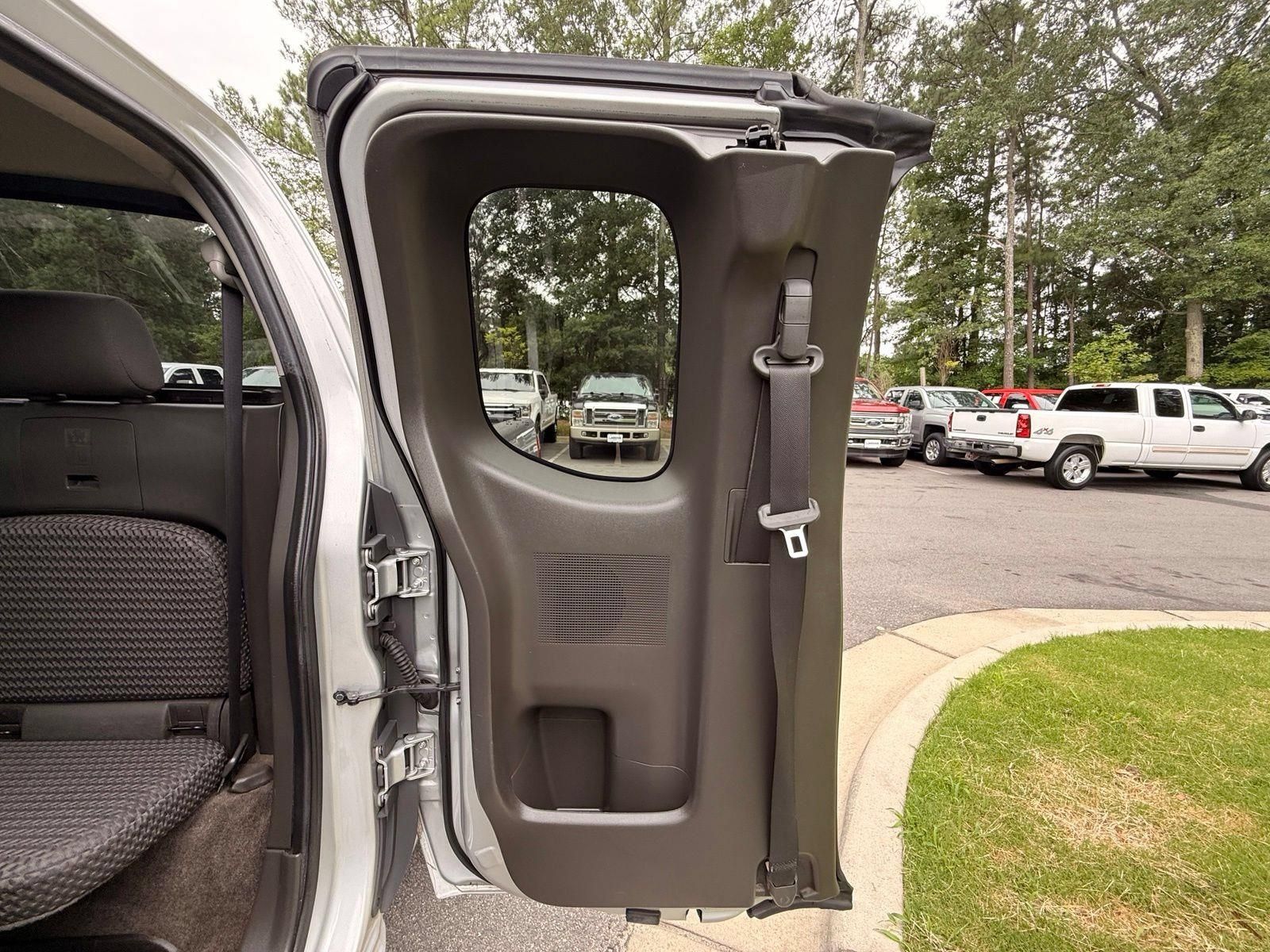 Used 2013 Nissan Frontier SV RWD image 22