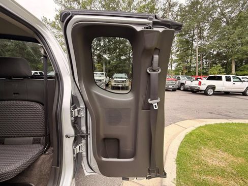 Used 2013 Nissan Frontier SV RWD image 22
