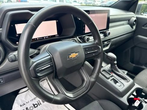 Used 2024 Chevrolet Colorado W/T RWD image 28
