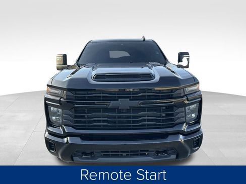 Used 2024 Chevrolet Silverado 2500 Custom w/ Custom Convenience Package image 12