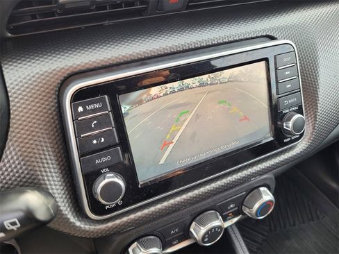 Used 2019 Nissan Kicks S image 16