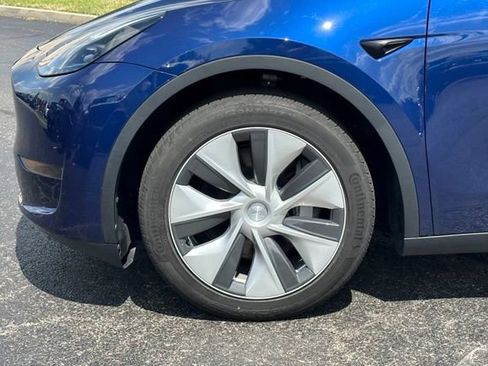 Used 2023 Tesla Model Y Long Range AWD/4WD image 7