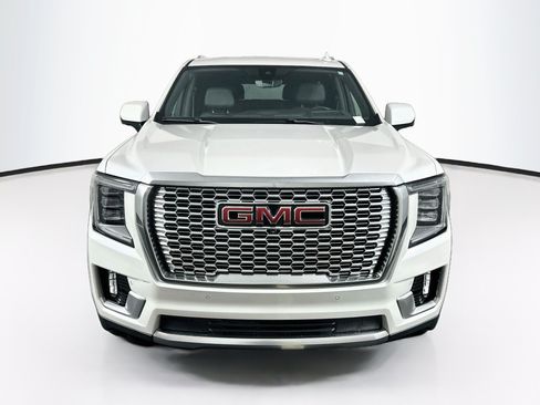 Used 2021 GMC Yukon Denali w/ Denali Premium Package AWD/4WD image 2
