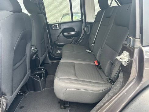 Used 2021 Jeep Wrangler Unlimited Sport AWD/4WD image 15