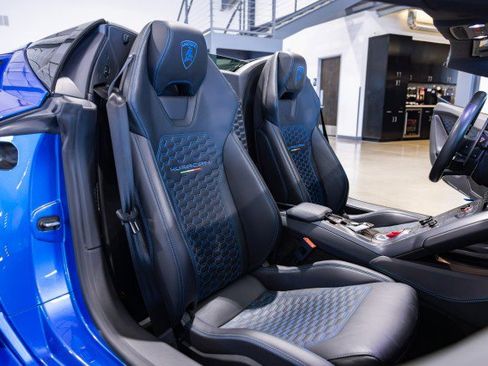 Used 2019 Lamborghini Huracan LP 580-2 image 29