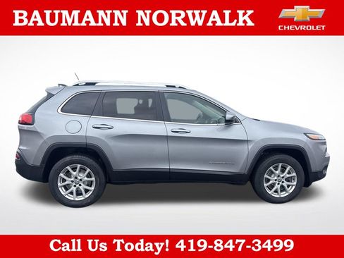 Used 2014 Jeep Cherokee Latitude AWD/4WD image 4