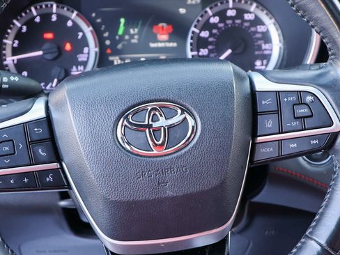 Used 2023 Toyota Highlander XSE image 39