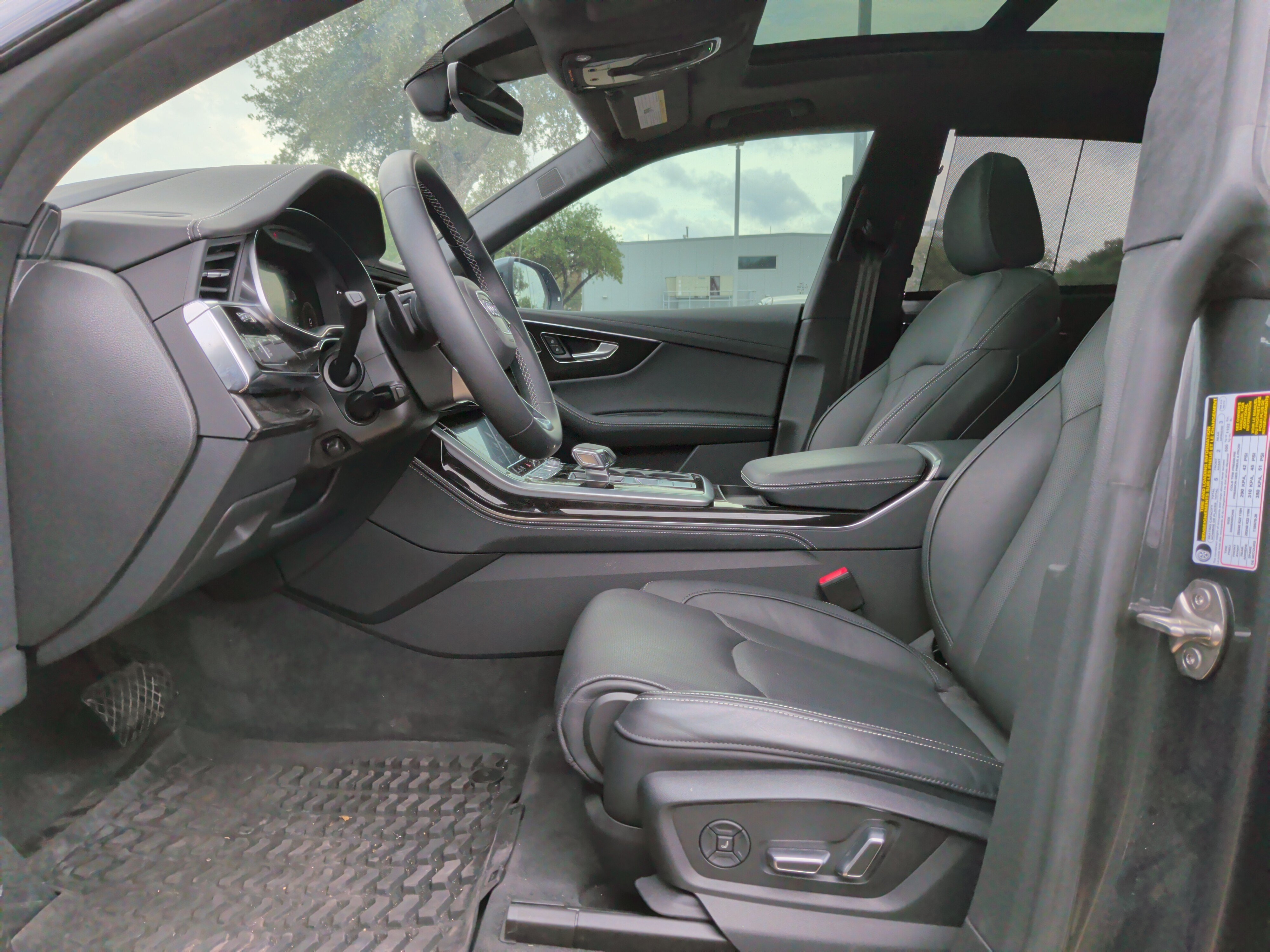 Certified 2025 Audi Q8 Prestige AWD/4WD image 15