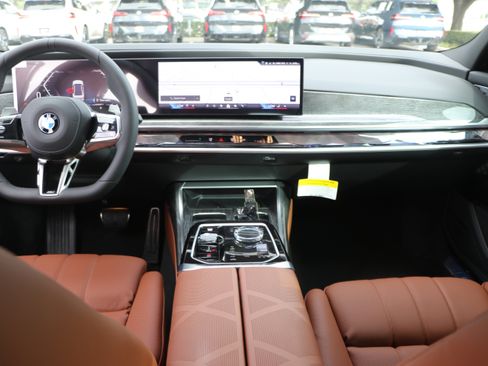Certified 2025 BMW 740i xDrive AWD/4WD image 29
