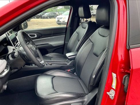 Used 2024 Jeep Compass Latitude AWD/4WD image 18