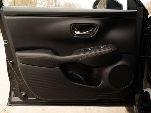 Certified 2024 Honda HR-V Sport image 37