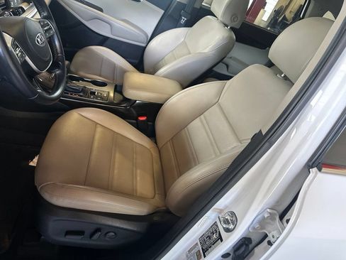Used 2020 Kia Sorento EX AWD/4WD image 10