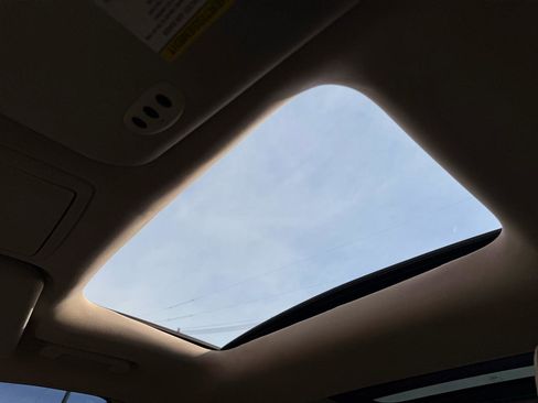 Used 2009 Lincoln MKS image 10