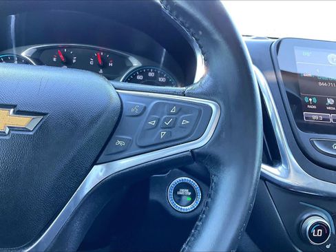Used 2018 Chevrolet Equinox LT w/ Sun & Infotainment Package FWD image 23