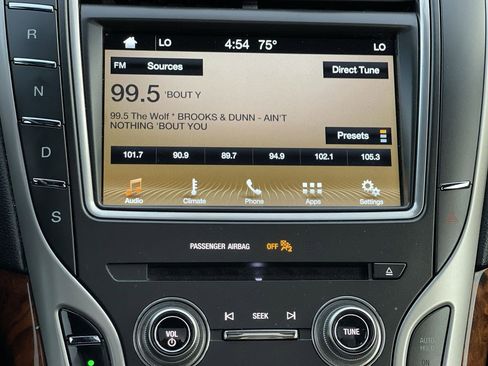 Used 2017 Lincoln MKX Select w/ Enhanced Security Package image 22