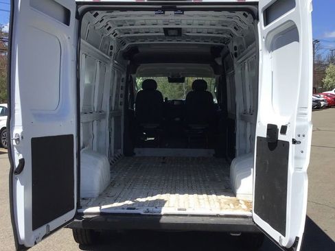 Used 2026 RAM ProMaster 2500 w/ Convenience Group FWD image 5