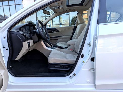 Used 2015 Honda Accord EX image 12